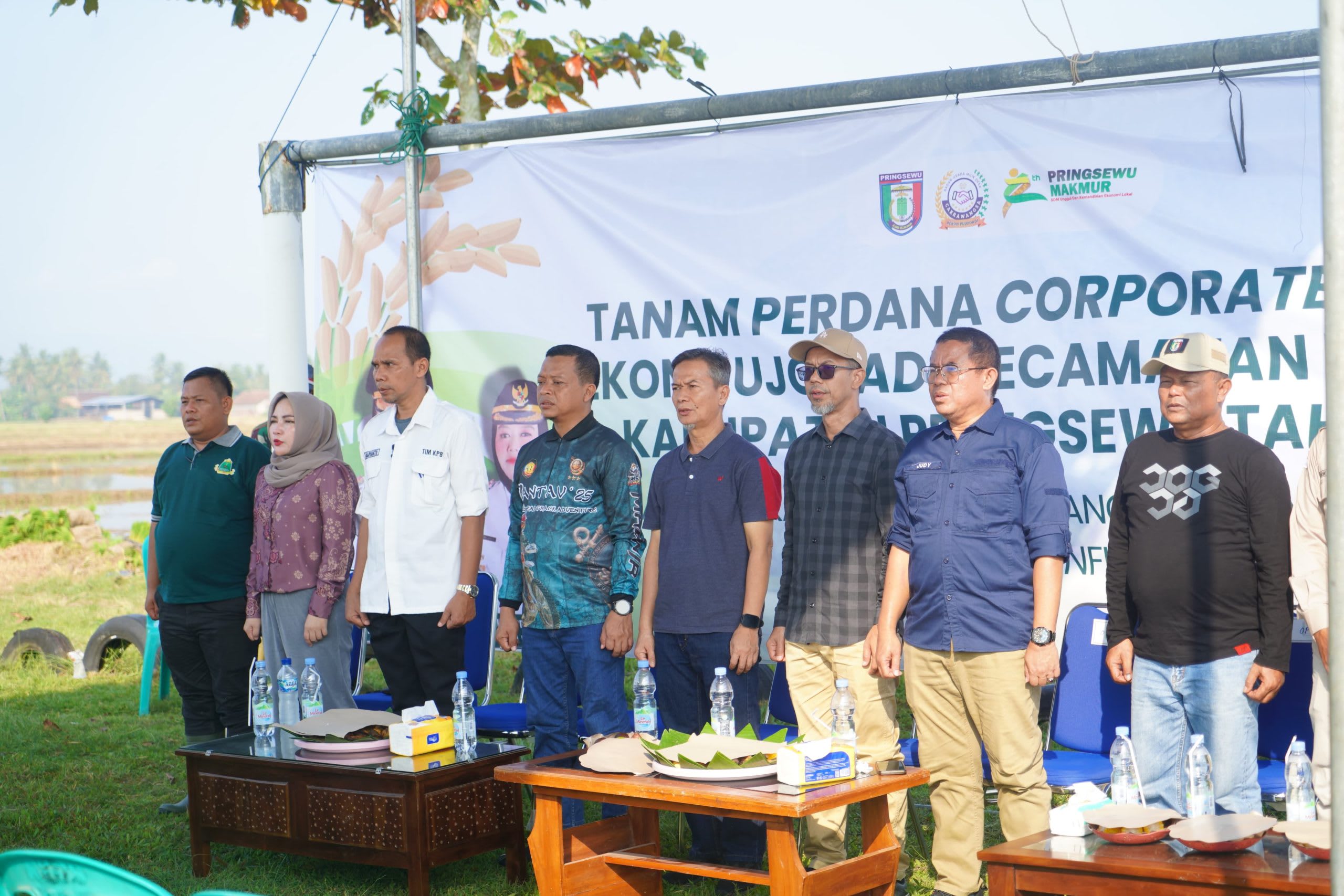 Bupati Pringsewu Tanam Perdana Lahan Corporate Farming di Pekon Pujodadi