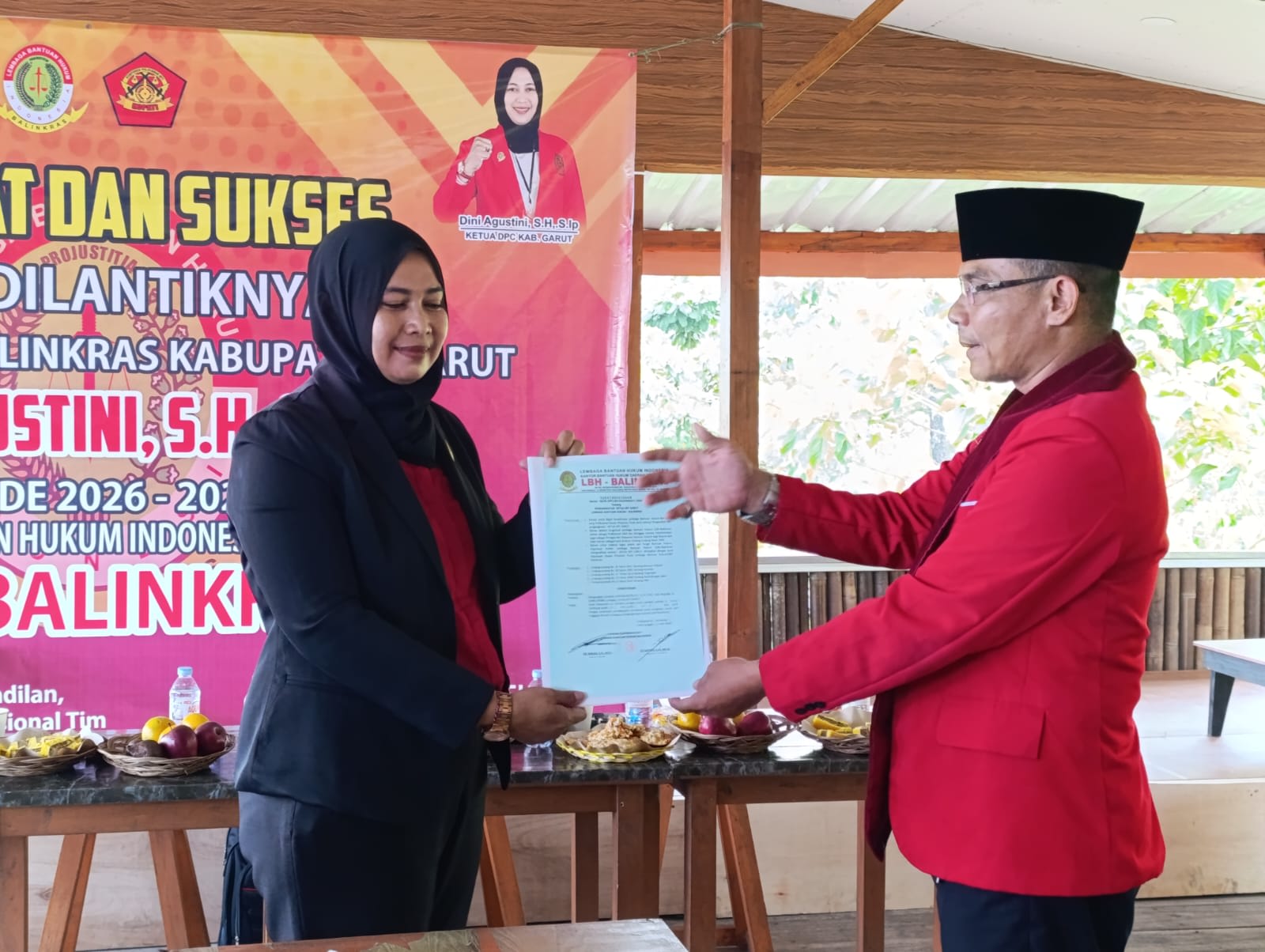 Dini Agustini, S.H.,S.Ip Resmi Dilantik Jadi Ketua DPC LBH BALINKRAS Kabupaten Garut Secara Aklamasi