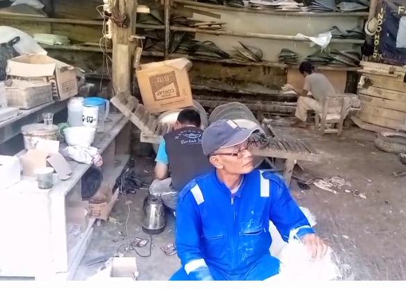 Cuan Ekspor, Limbah Dibuang Asal, Dugaan Pencemaran Fiber di Industri Panjat Tebing