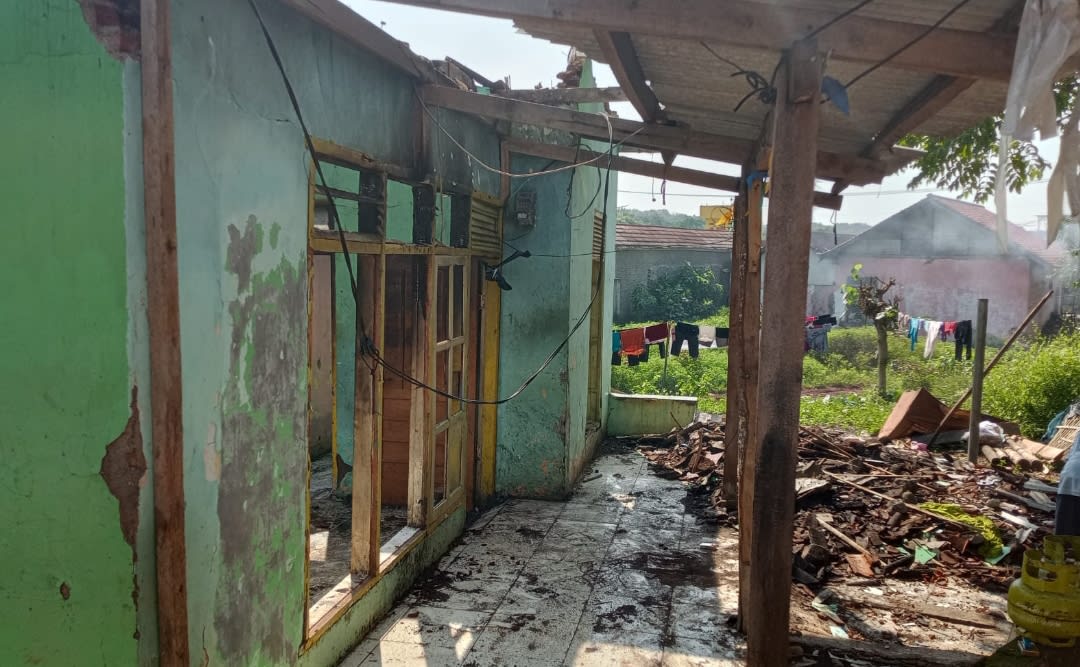 Kebakaran di Pameungpeuk Kabupaten Garut, Bapak dan Anak Menderita Luka-luka