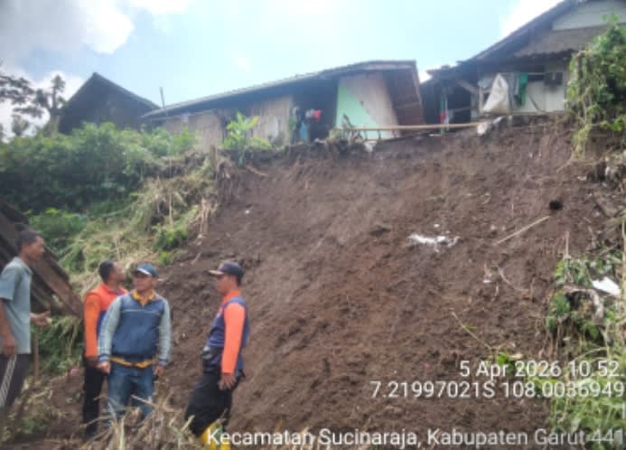 Tanah Longsor di Desa Cigadog, Begini Respon BPBD Kabupaten Garut