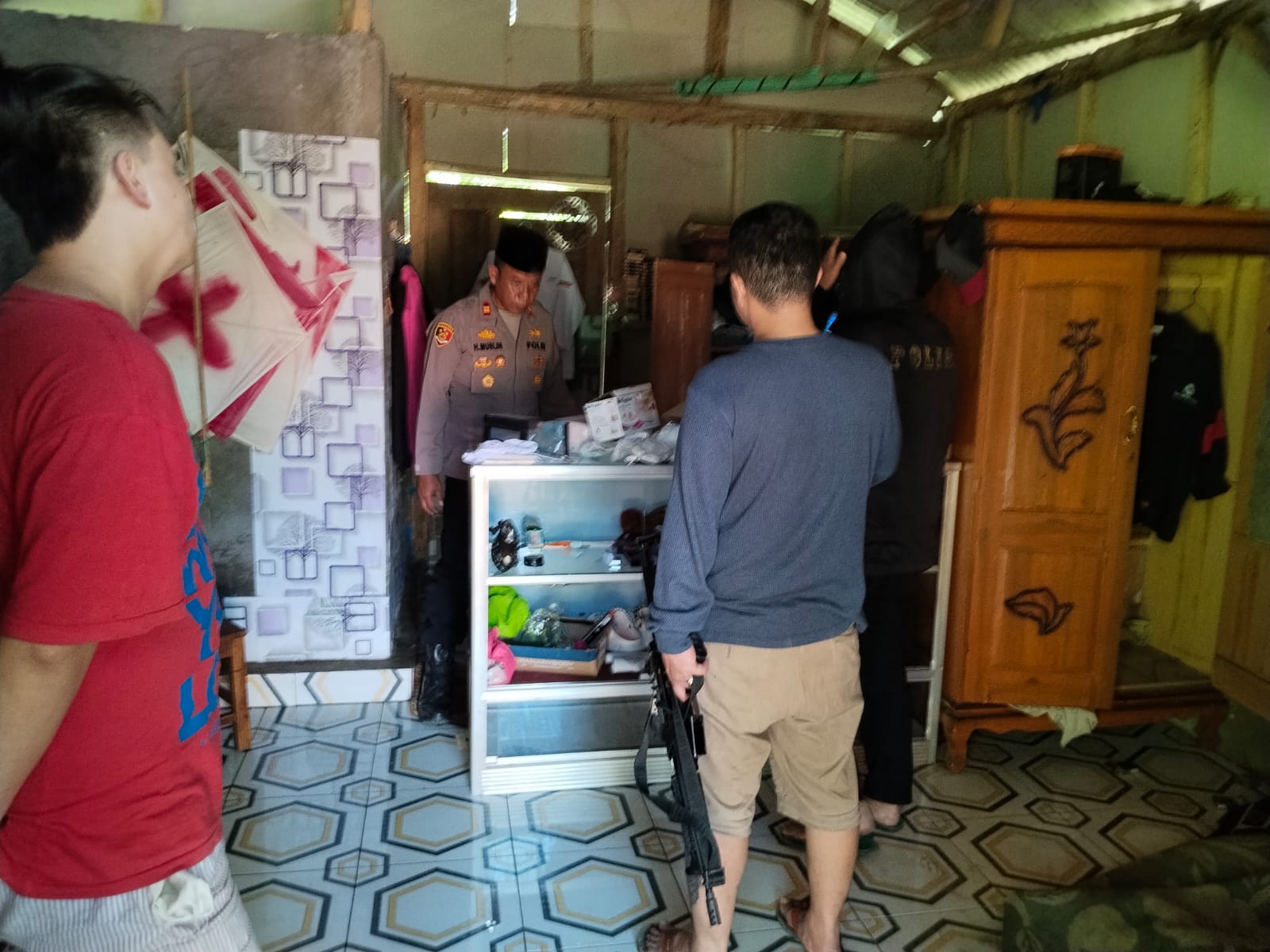 Terduga Pengedar Miras dan Obat Terlarang di Pakenjeng Diringkus Polisi