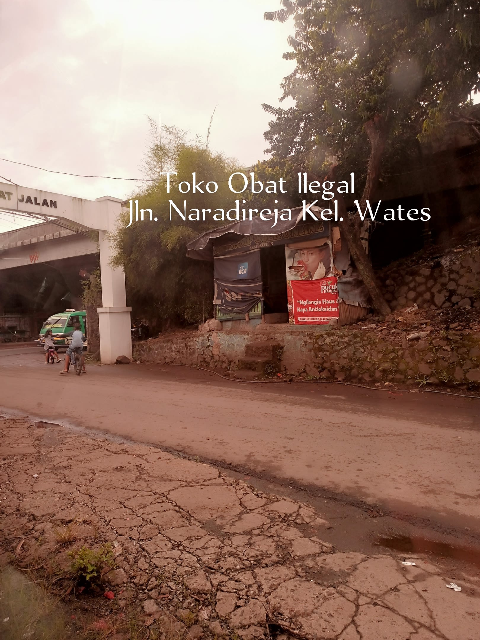 Dibalik Bebasnya Transaksi Kios Obat Daftar G Ilegal Jl. Naradireja Wates Kota Bandung, “Ada Andil Oknum Anggota”
