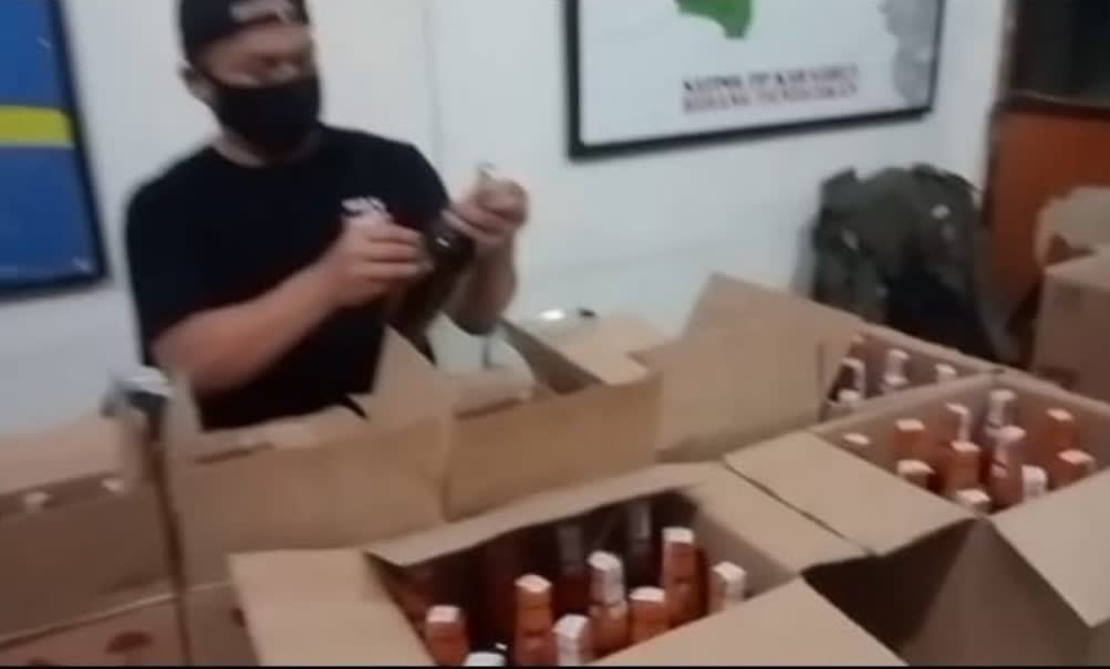 Paska Tahun Baru 2026 Satuan Polisi Pamong Praja (SATPOL – PP ) Sigap Amankan 279 Botol Miras