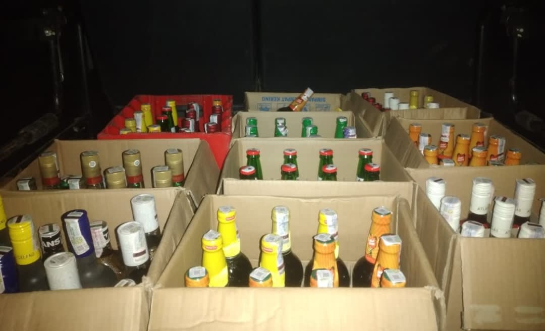 Paska Tahun Baru 2026 Satuan Polisi Pamong Praja (SATPOL - PP ) Sigap Amankan 279 Botol Miras