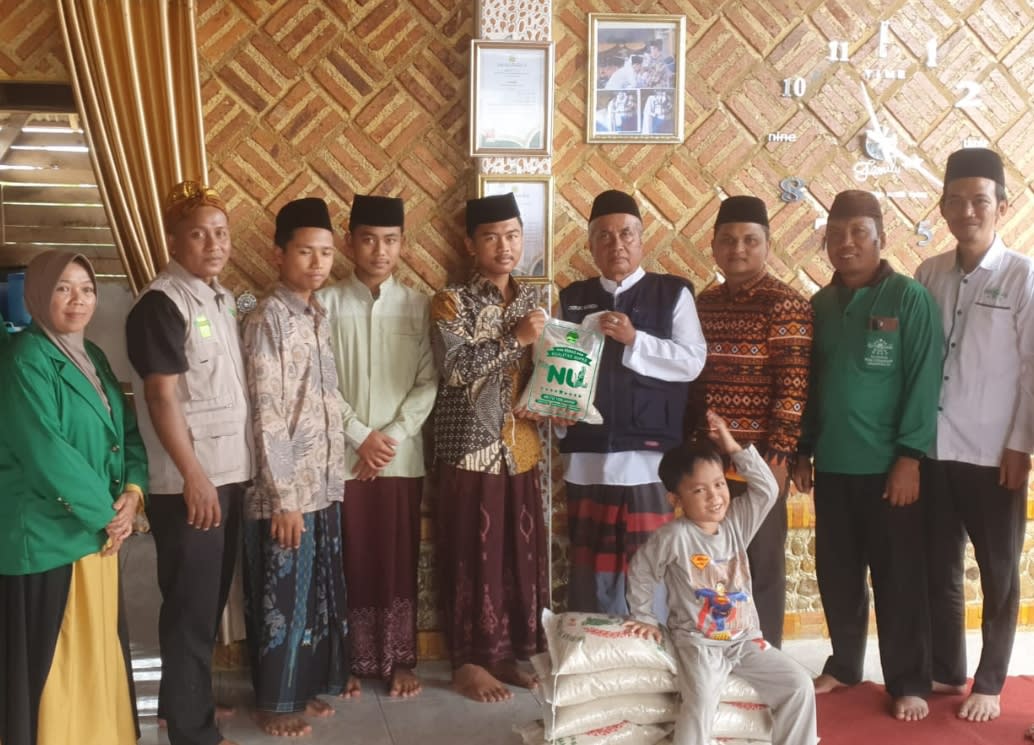 Gelorakan Semangat KOIN NU, MWC NU Way Lima Sambangi 10 Pesantren dengan Aksi Nyata