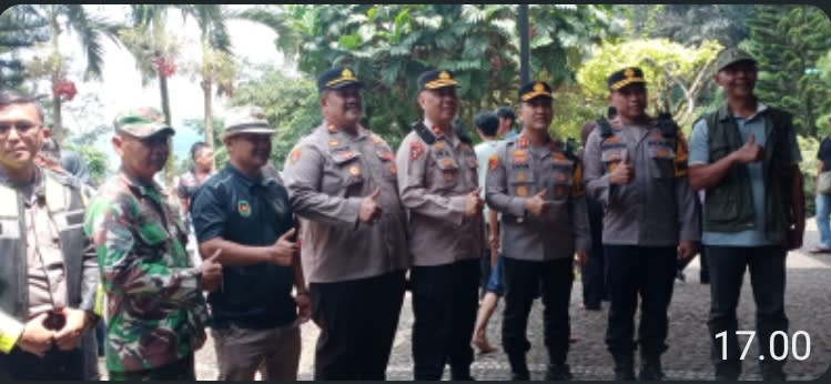 Pastikan Libur Akhir Tahun Aman, Kapolres Purwakarta Pantau Langsung taman batu