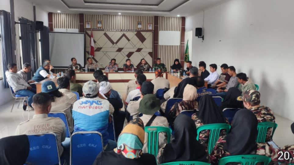 Forum Peduli Cikajang Audiensi Ke Forkopimcam Cikajang, Soroti Polemik MBG