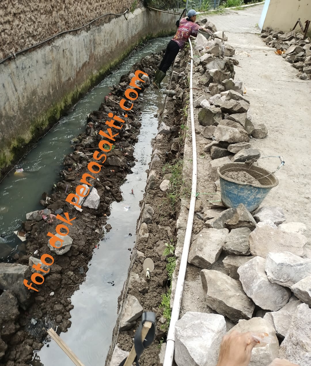 Proyek Siluman PUTR Kabupaten Bandung di RT. 01, RW. 15 Kelurahan Pasawahan Tanpa Papan Nama