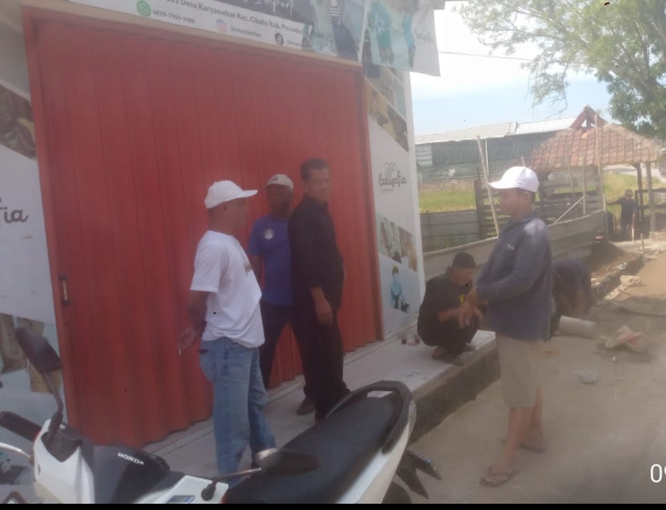 Pembangunan Drainase Selokan di Desa Karya mekar Kecamatan Cibatu Dilaksanakan dan Mengacu Pada UU Keterbukaan Informasi Publik