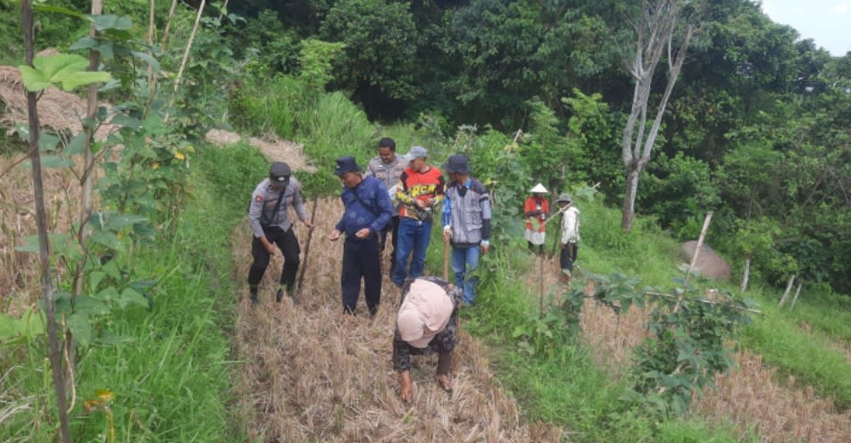 Dengar Keluhan Petani, Cara Polsek Plered Dukung Ketahanan Pangan