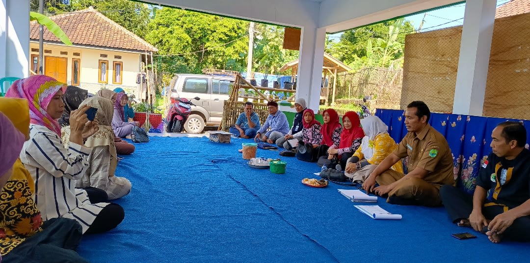 Laksanakan Giat Bimbingan Pada Kelompok P2WKSS Oleh Ketua DWP Kab.Subang