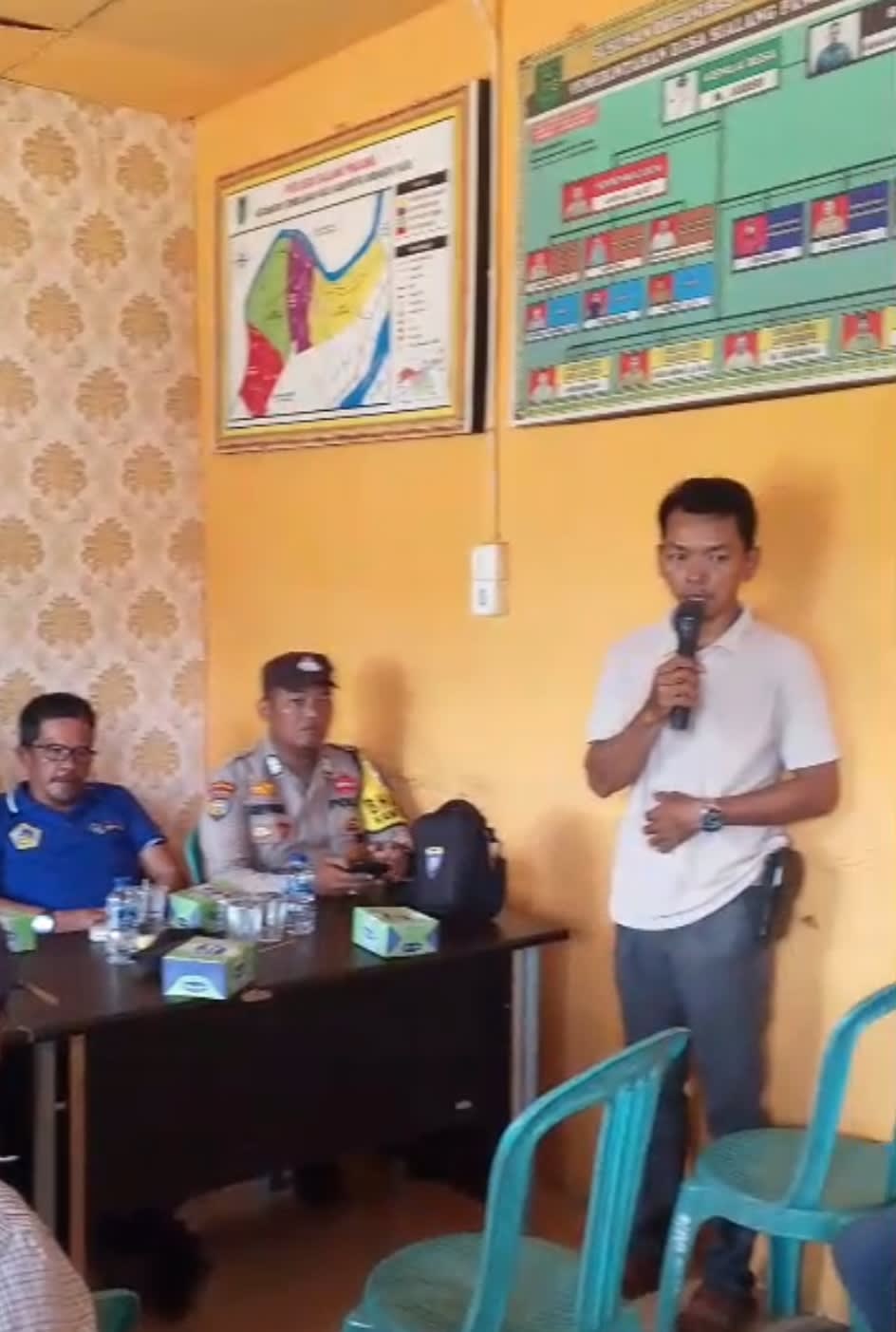 Sosialisasi Pembahasan Normalisasi Sungai Parit 7, Oleh Tim Pelaksana Kegiatan BWS Wilayah 3 Sumatera Bersama kontraktor PT Hutama karya