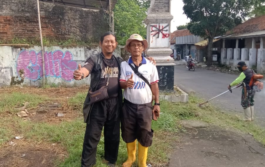 ​Kerja bakti Bareng di Lingkungan Alfamart Desa Lebak anyar Kecamatan Pasawahan Kabupaten Purwakarta