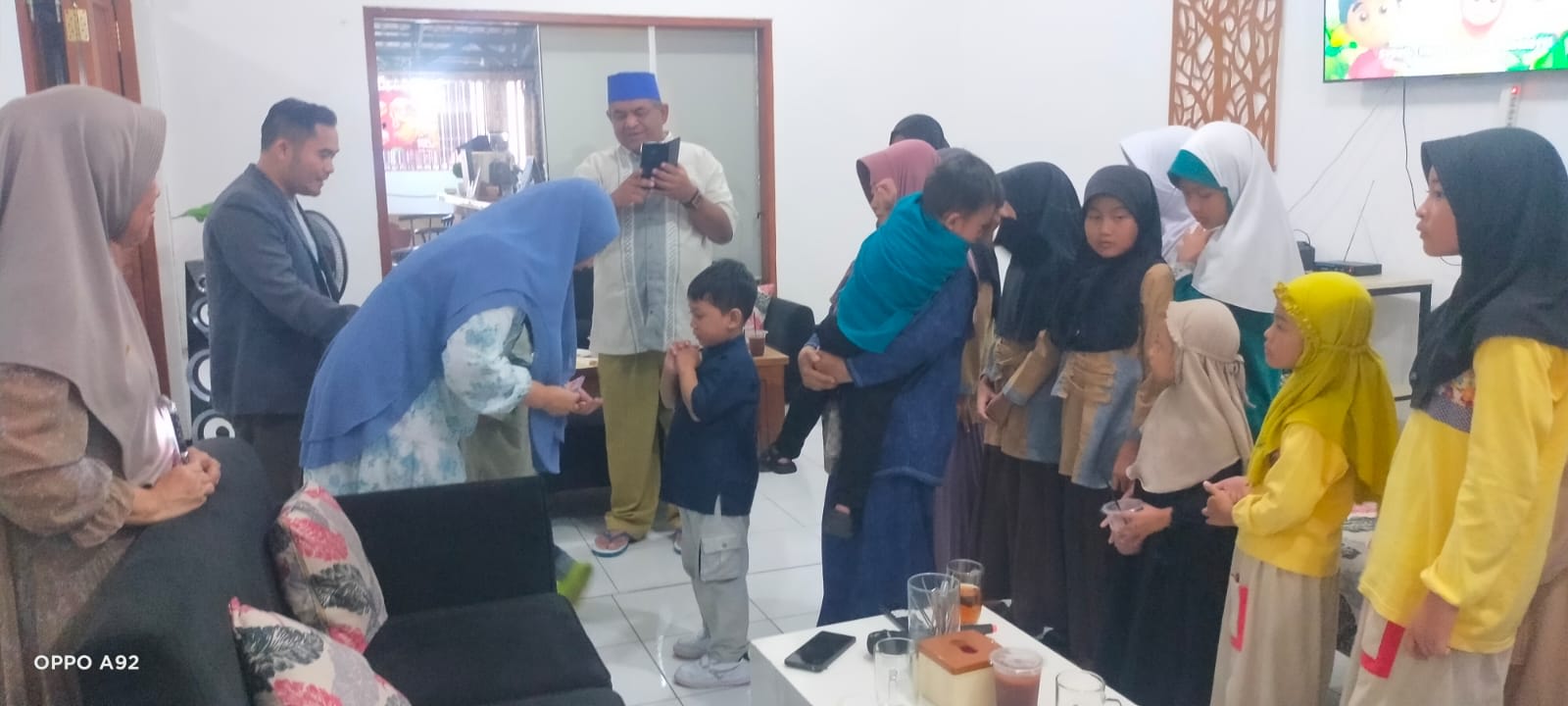 Jum'at Berkah Gerakan Cinta Prabowo Bersama Benda Kitchen Berbagi Bersama Anak Yatim Piatu