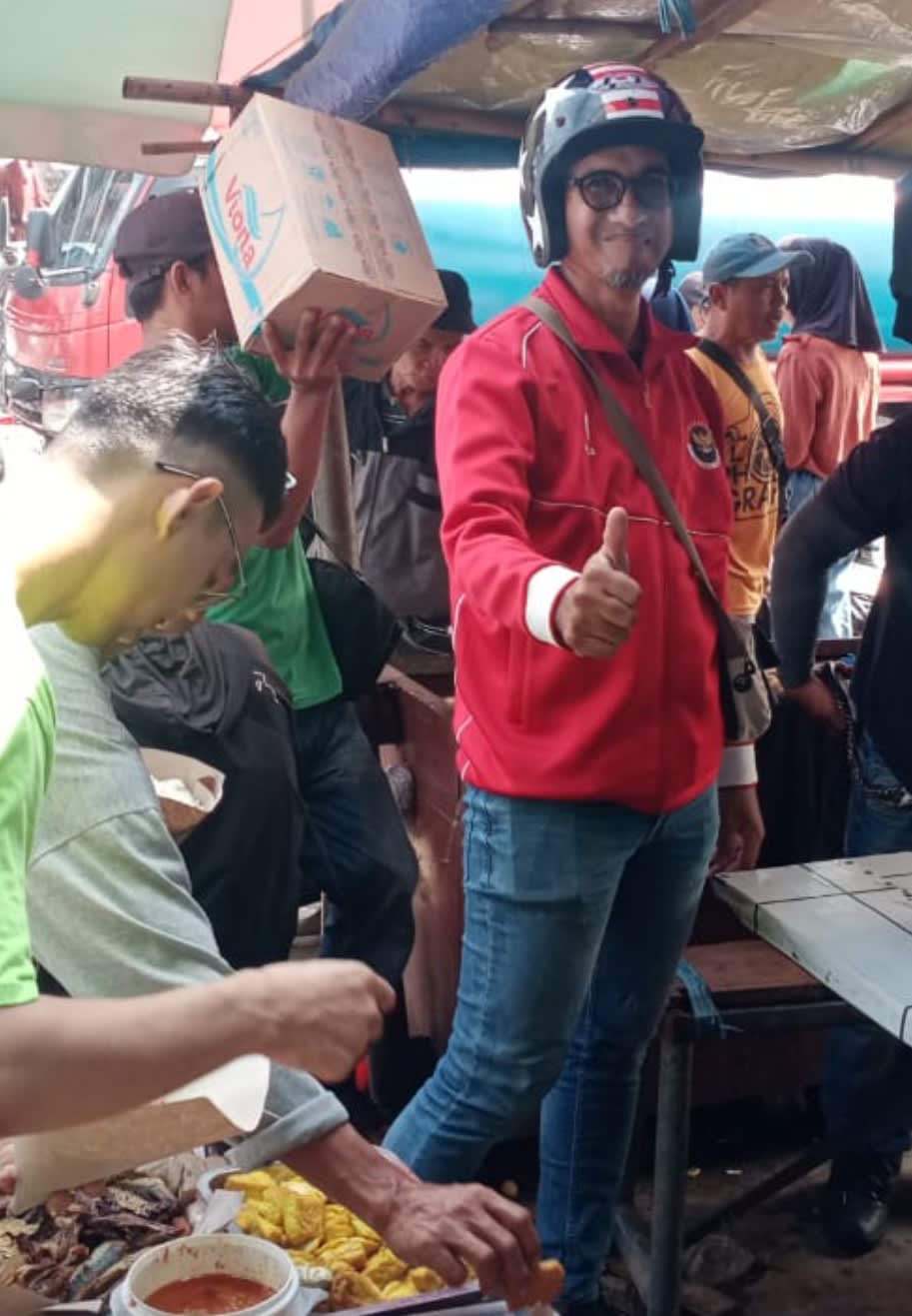 Silaturahmi Tukang Parkir Pasar Rebo dengan Para Pengurus dan Makan Bersama dengan Para Pedagang Pasar