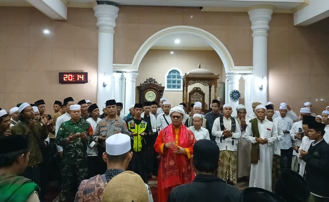 Pengamanan Haul Mama Sempur, Polsek Plered Berikan Pelayanan Prima Untuk Masyarakat