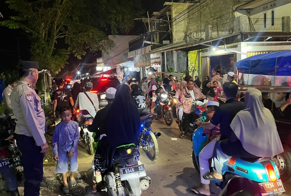 Pengamanan Haul Mama Sempur, Polsek Plered Berikan Pelayanan Prima Untuk Masyarakat