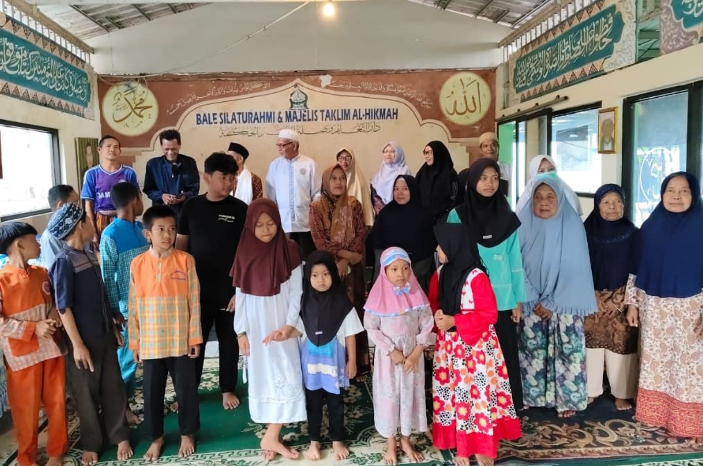 Jum’at Berkah LAZIS DMI Bagikan Santunan di Masjid Jami al Ikhlas dan Masjid Al-Hikmah Kota Sukabumi