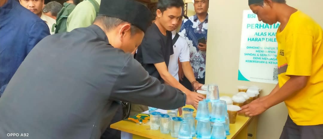 Dewan Mesjid Indonesia Kota Sukabumi, Jum’at Berkah Berbagi