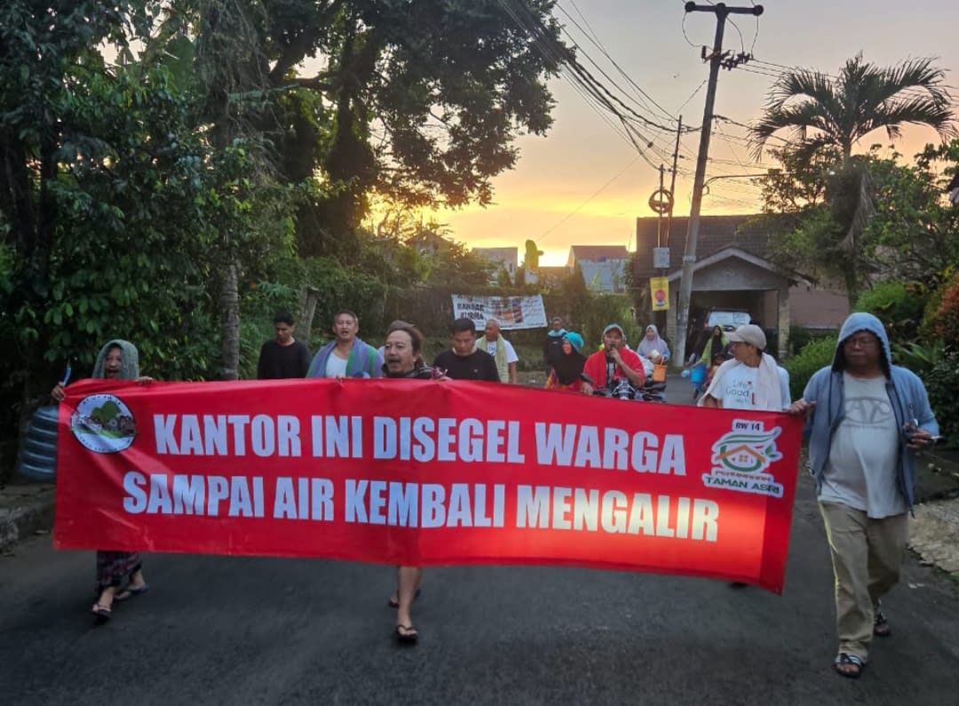 TUNTUTAN WARGA TERHADAP PELAYANAN AIR BERSIH KE DEVELOPER TAMAN ASRI