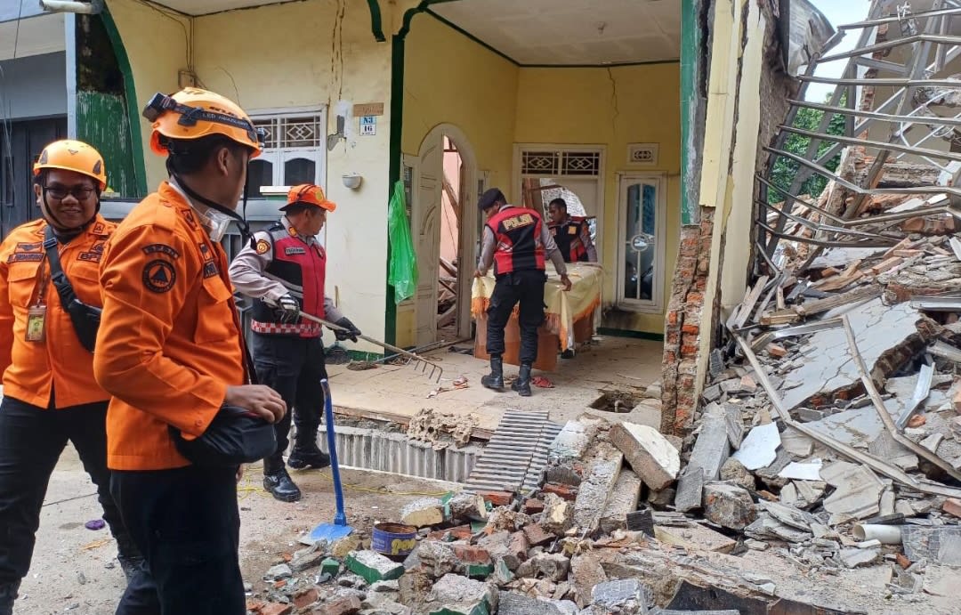 Sat Samapta Polres Purwakarta Tinjau Lokasi Bencana Alam Pergerakan Tanah