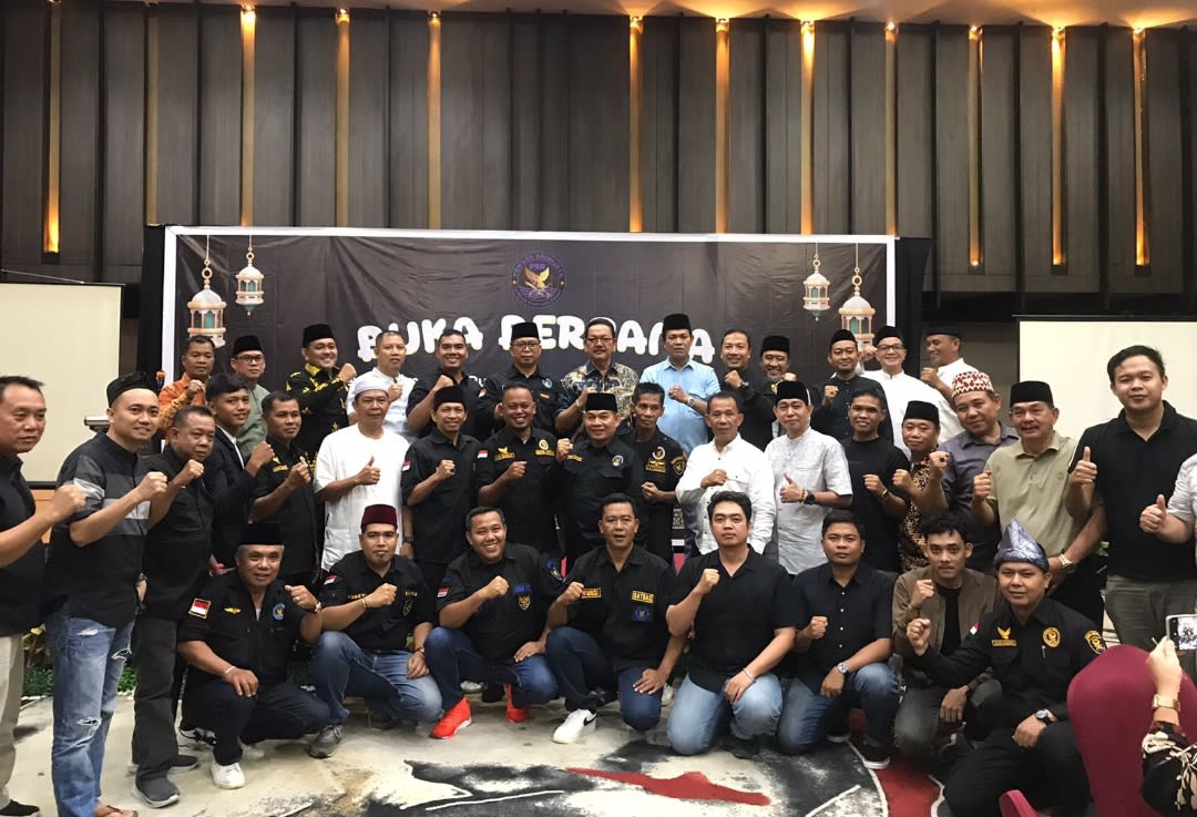 Rajut Silaturahim dan Santuni Anak Yatim, PSR dan IKSS Riau Gelar Acara Buka Bersama