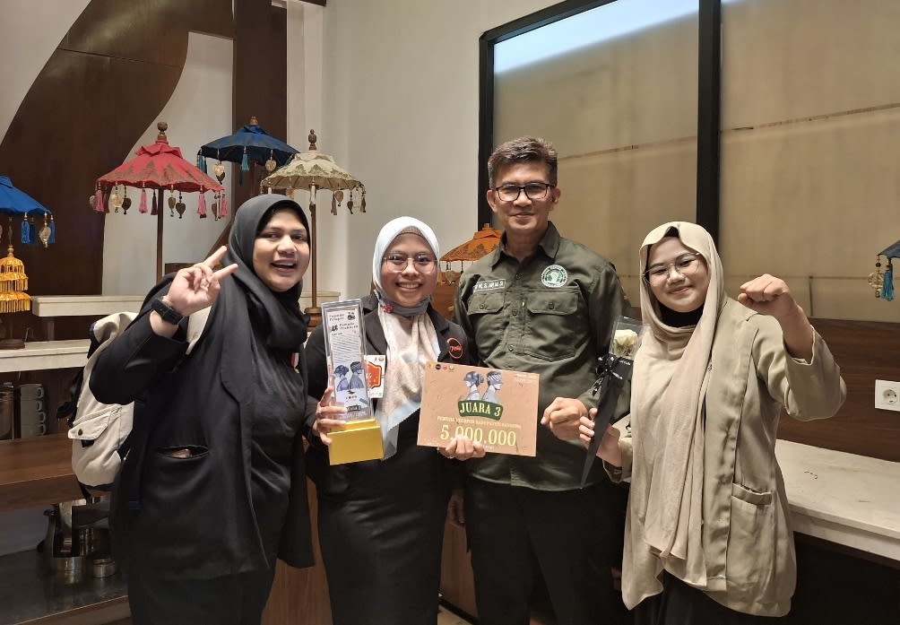 Dera, Founder d’Pikat UMKM Pendongkrak kreativitas anak yatim, Menjadi Juara 3 Pemuda pelopor Kabupaten Bandung : Bersyukur sampai di titik ini
