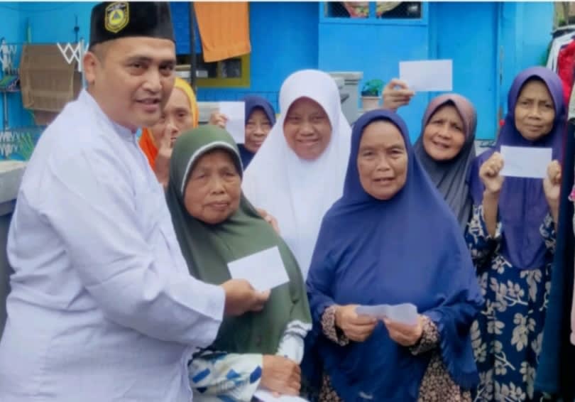 LSM Dampal Jurig Santuni Anak Yatim Janda Jompo Ustadz Guru Ngaji Acara Syukuran Atas Pelantikan Pasangan AA Jadi Bupati Wabup & Kesuksesan Kang Emha Bupati 2 Periode Mimpin Sukabumi