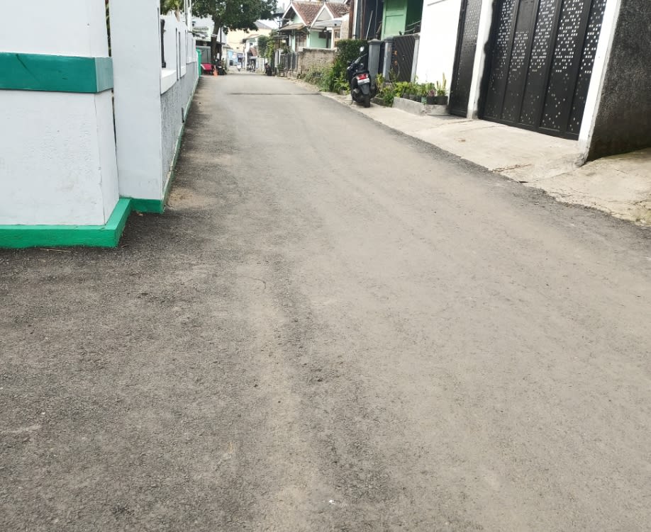 Asep Jamaludin Sekdes Margamulya Menolak Dikonfirmasi Terkait Regulasi BKK Panas Bumi Tahun 2023 - 2024, Dalihnya Sibuk, Padahal Main Laptop