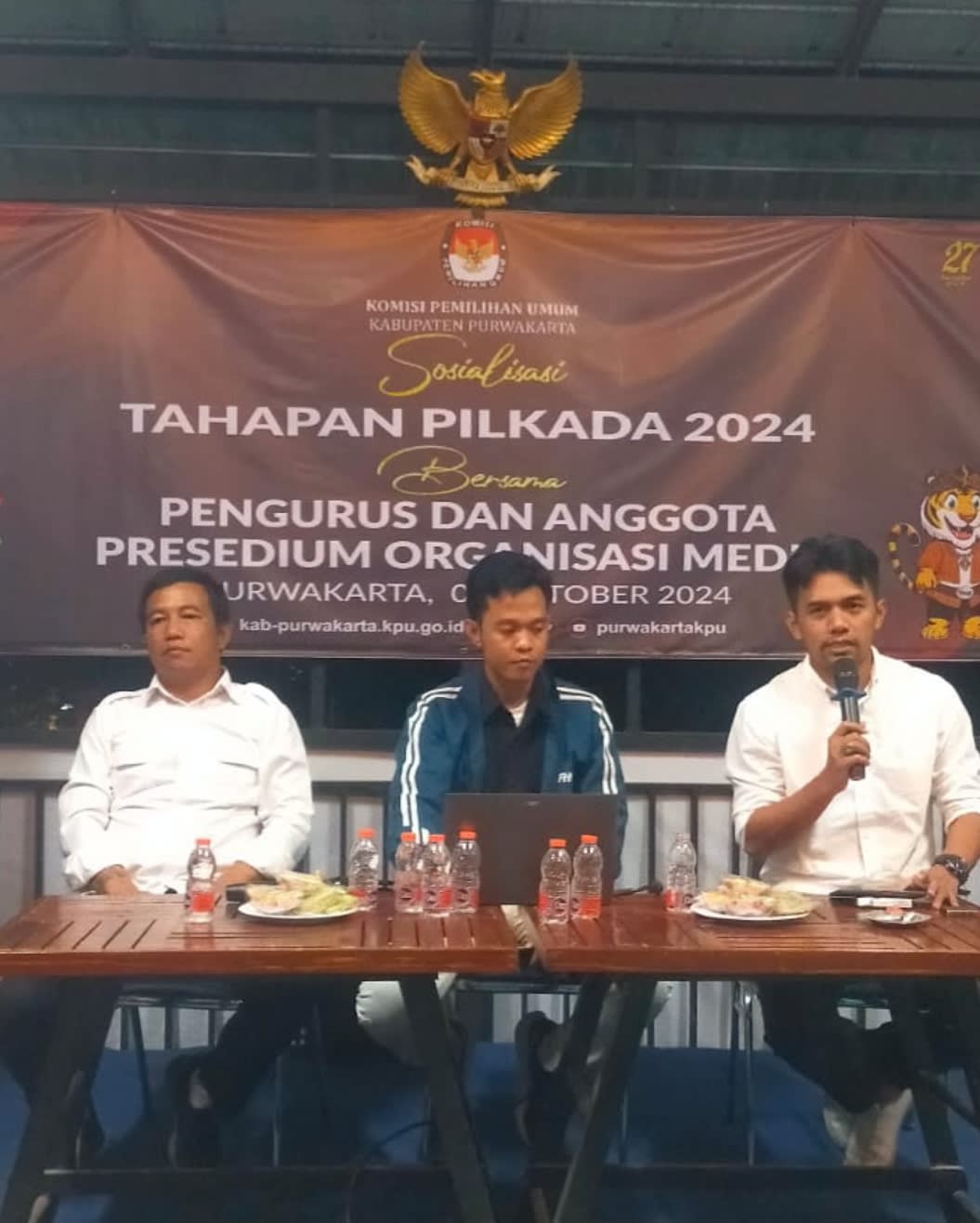 KPU Purwakarta Sosialisasikan Tahapan Pilkada serentak 2024 Bersama Organisasi Media Yang Tergabung Dalam Presedium