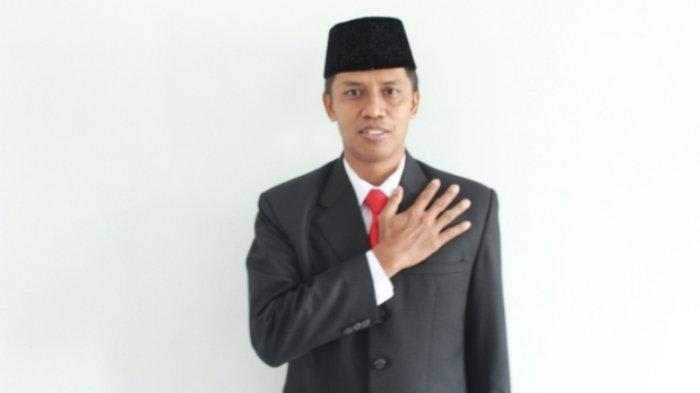 *KPU Pesawaran Menjelaskan Atas Kehadiran Anggota DPR RI Komisi II Zulkifli Anwar Pada Pengambilan Nomor Urut*