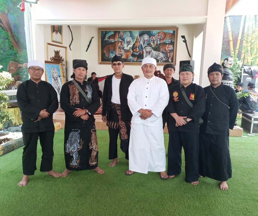 "PERESMIAN PADEPOKAN AJI SABDA PANGRUNGU" DiHADIRI OLEH PARA TOKOH PERGURUAN SILAT DAN SESEPUH BUDAYA TANAH PASUNDAN"