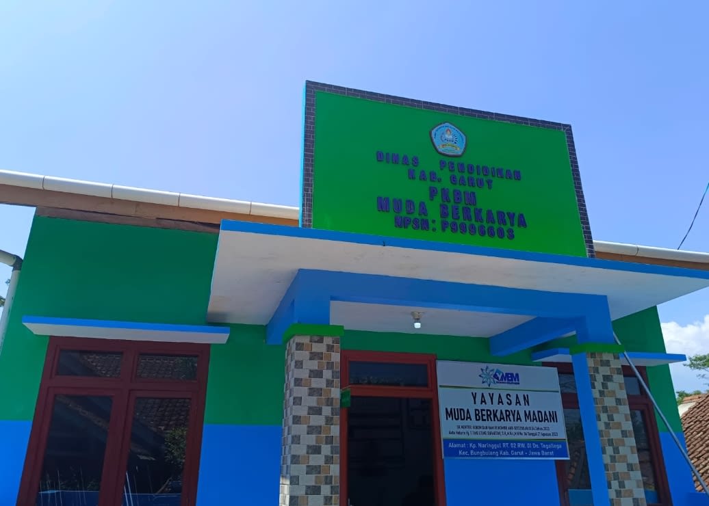 Pembelajaran Paket Kesetaraan di Sekretariat PKBM Muda Berkarya bikin semangat warga Belajar