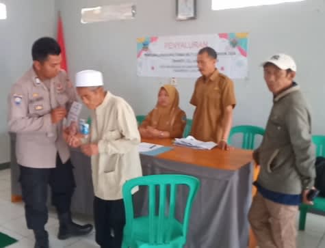 Pemdes Desa Mekarjaya Sukaresmi Garut Salurkan BLT DD Tahap Tiga ke 43 KPM