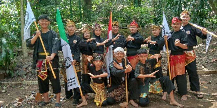 Paguyuban Satria Sunda Sakti ikut berpartisipasi dan memeriahkan dalam helaran Eling earth festival