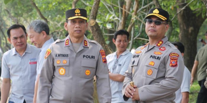 Kapolres Purwakarta Menyambut Kunjungan Kapolri Di PT Win Tekstil Jatiluhur