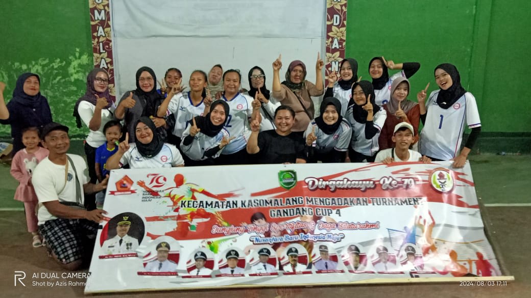 Tim Bola Voli Putri Desa Sindangsari Raih Juara Ke-1 Gandang Cup 4 Tingkat Kecamatan Kasomalang