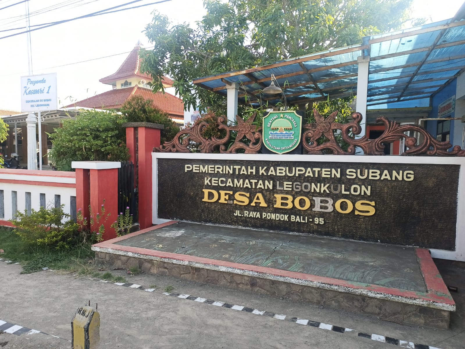 Anwar Nurjali, S.H, Regulasi APBDes Bobos Kec Legok kulon 2023 Sarat KKN, Para Staf Yang Lebih Tahu Tehnis di Lapangan