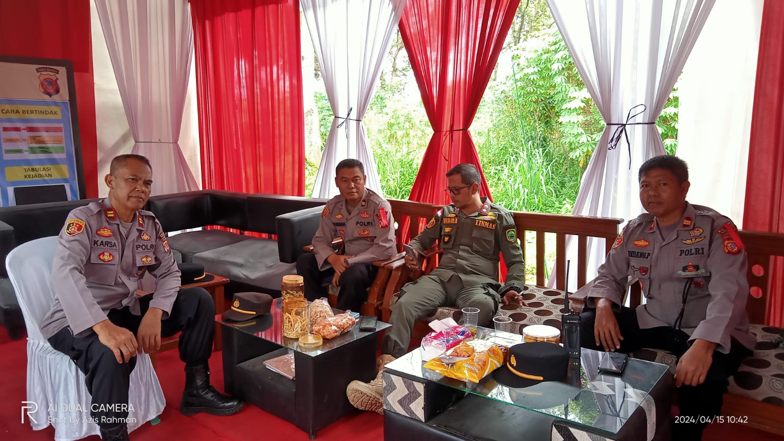 Kepala Desa Jalancagak Sambangi Pos PAM Jalancagak Dan Terjun Langsung Ikut Melakukan Gatur Lalin