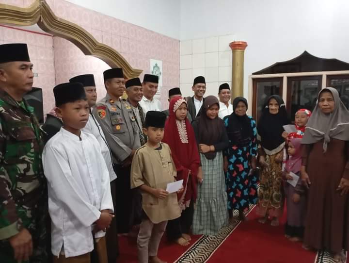 Tiga Pilar Kecamatan Tanjungsiang Santuni Anak Yatim, Dalam Agenda Tarawih Keliling Ke Setiap Desa