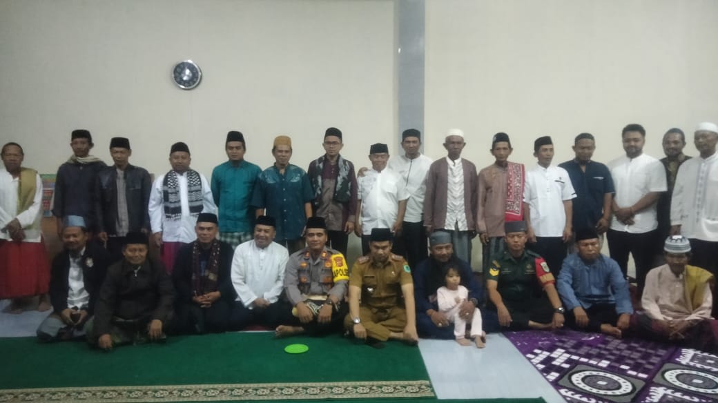 Kapolsek Cisalak beserta Muspika Kec. Cisalak Laksanakan Tarling di Majelis Miftahul Jawami Desa Darmaga Kec. Cisalak Kab. Subang