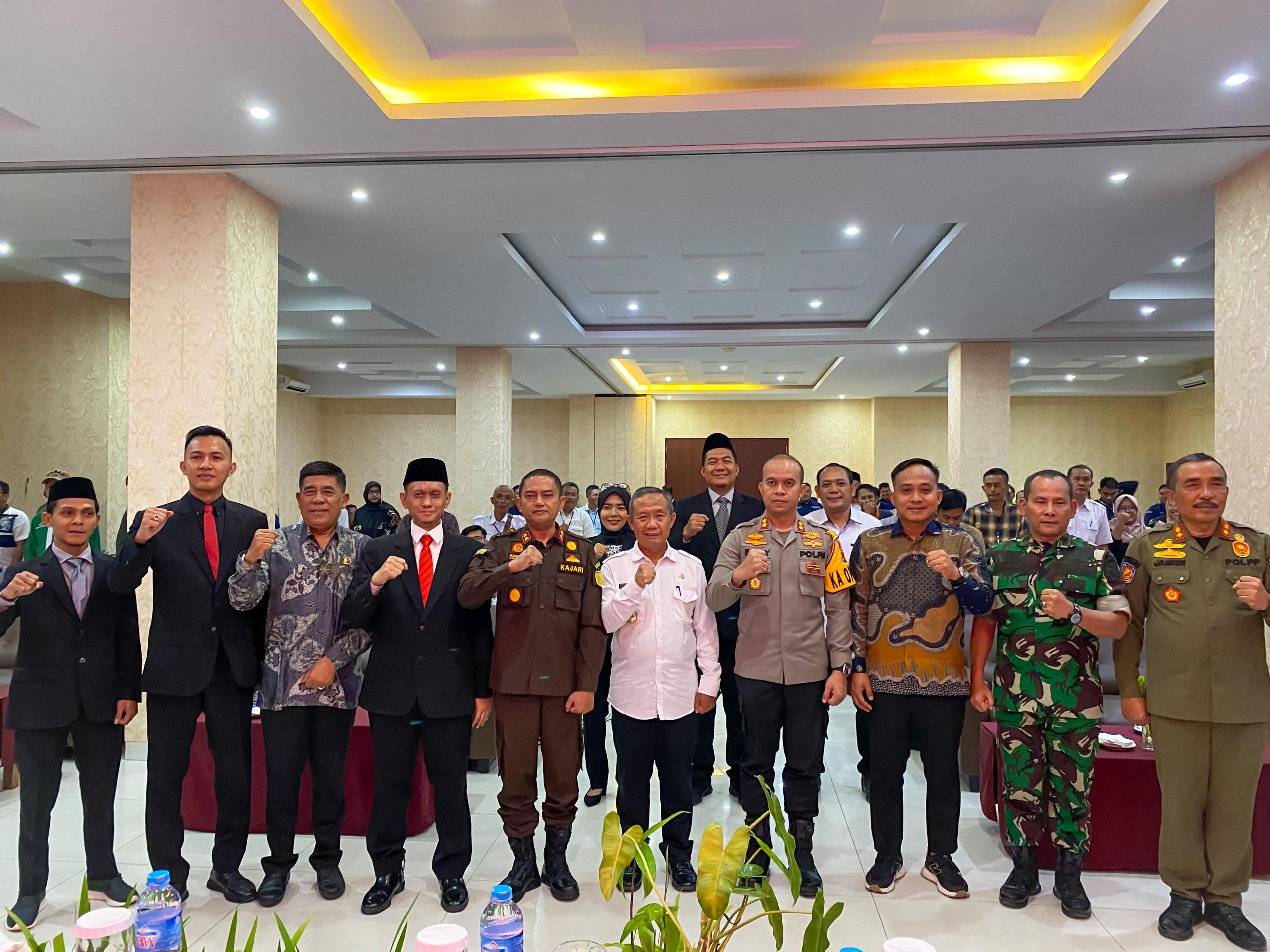 Kapolres Pringsewu Apresiasi Rapat Pleno penghitungan Suara Pemilu Di Pringsewu Berjalan aman