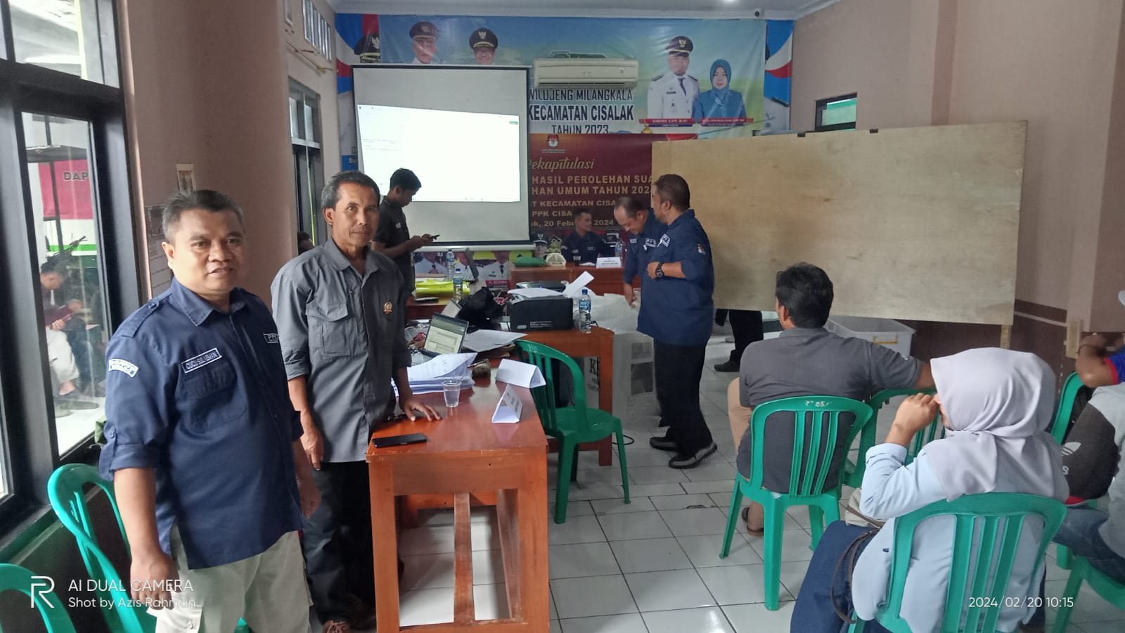 Panwascam Dan Kepala Sekretariat Panwascam Cisalak Dampingi PPK Dalam Sidang Pleno Pemilu 2024 Tingkat Kecamatan Cisalak