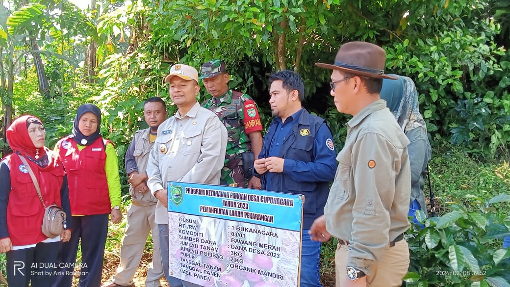 PJ Bupati Subang Kunker Ke Desa Cupunagara Kecamatan Cisalak, Tingkatkan Ketahanan Pangan Keluarga Dengan Memanfaatkan Pekarangan Rumah