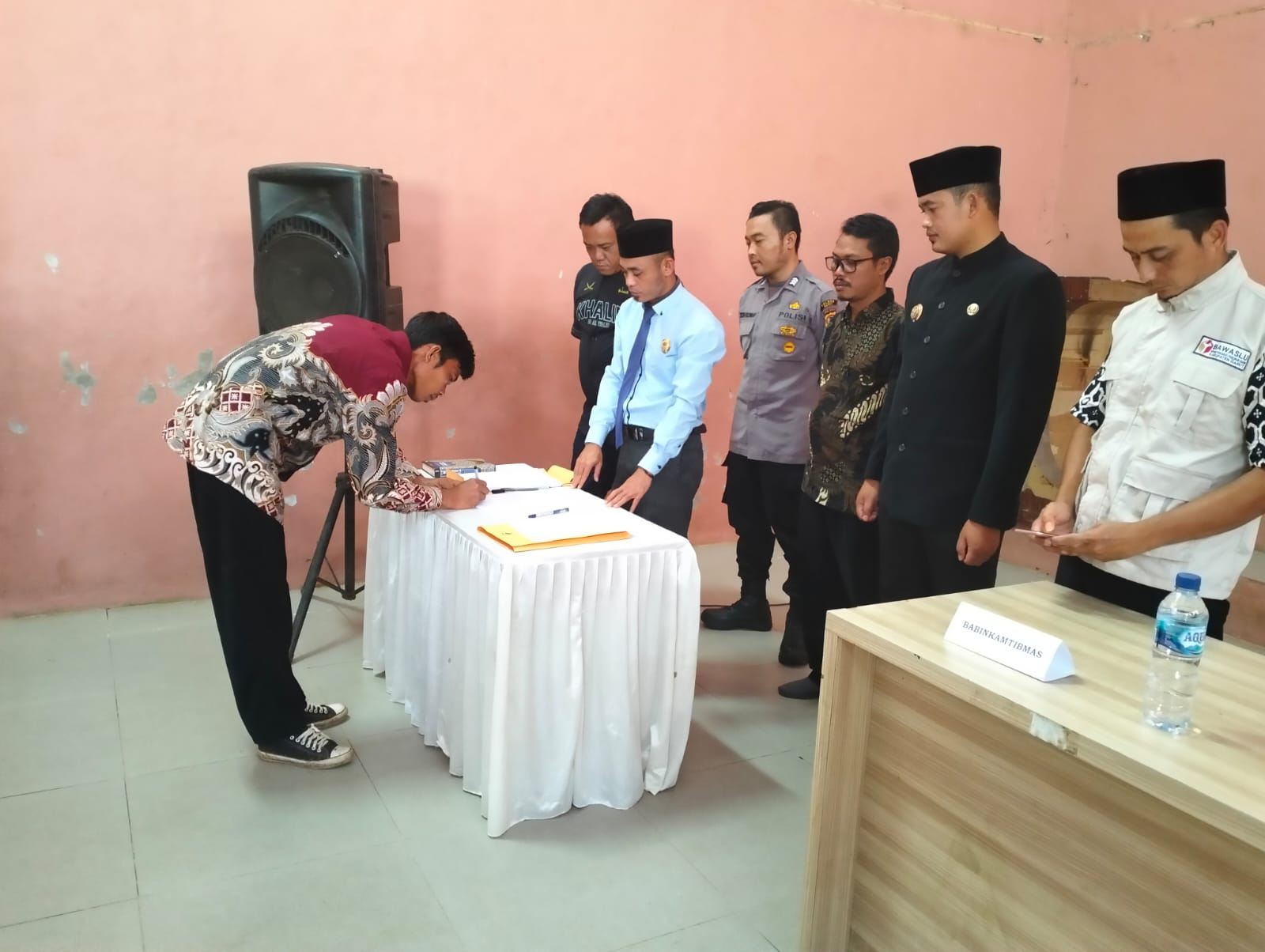 PPS Desa Pakenjeng Kecamatan Pamulihan Garut, Lantik 105 Anggota KPPS yang Tersebar di 15 TPS