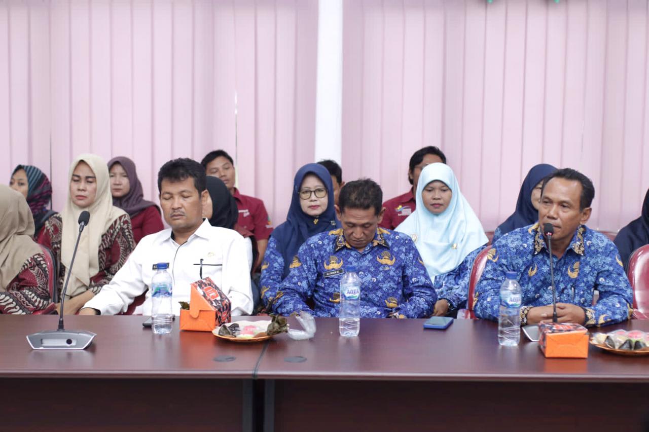 Kunjungan Ke Kecamatan Pusakajaya, Pj. Bupati Ingatkan Untuk Jaga Lingkungan
