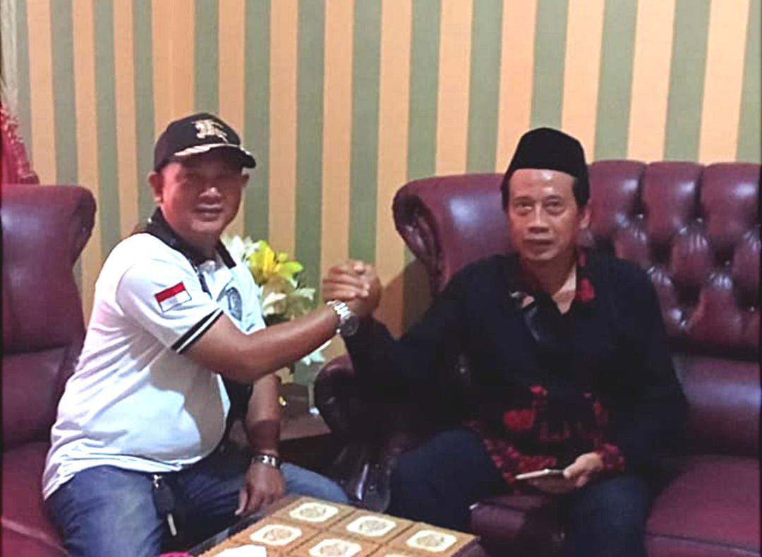 Kades Mulyasari Kec.Binong Kab.Subang Gunting Pita Aula Desa Jelang Akhir Tahun 2023