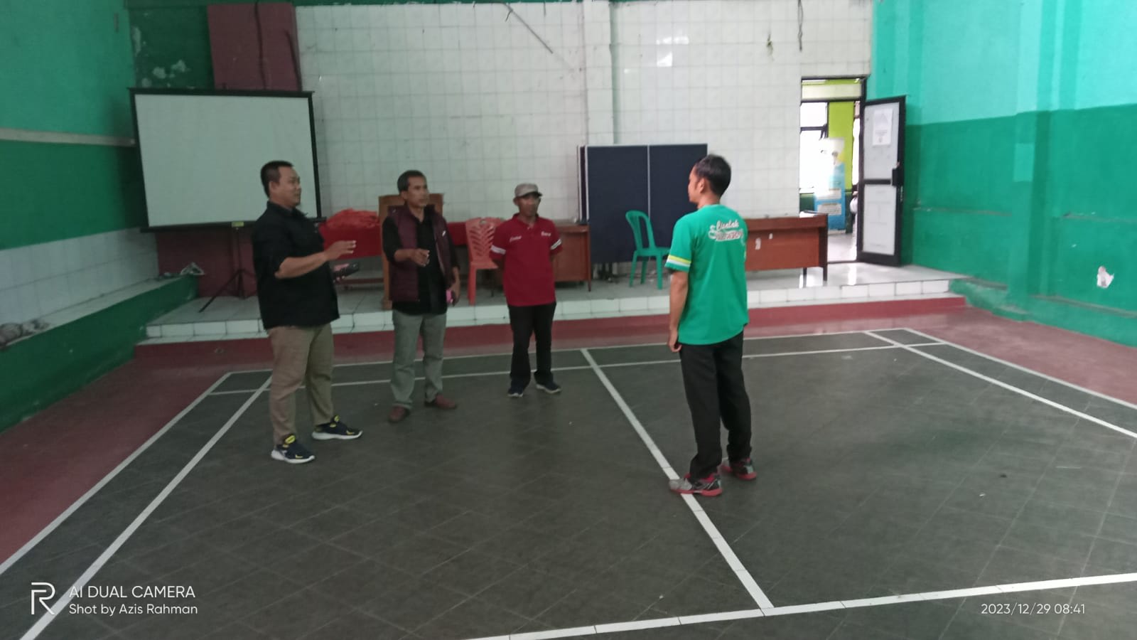 Ketua Panwascam Dan Kepala Sekretariat Panwascam Cisalak Memantau Kesiapan Terkait Tempat Untuk Penyimpanan Logistik Pemilu 2024