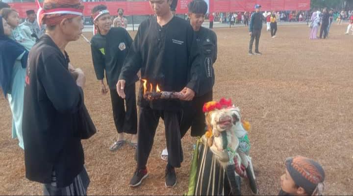 KUDA LUMPING DITANAH SUNDA